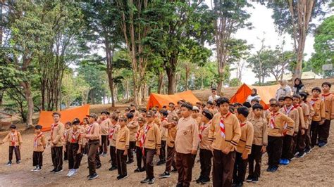 motivasi mengikuti pramuka YOGYAKARTA – Selingi sesi Kursus Pengelolaan Dewan Kerja Tingkat Daerah Daerah Istimewa Yogyakarta (KPDK DIY) tahun 2022, Kak Lia memberikan motivasi kepada peserta, Kamis (09/06/2022)