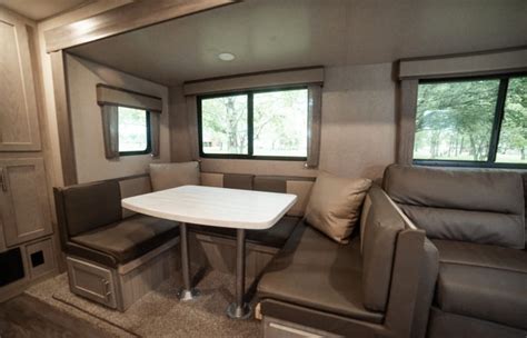 motor home rentals katy  Plus, there are dozens of RV campgrounds less than thirty minutes from the Alamo, perfect to set up and spend the night in San Antonio