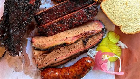 moz barbecue el paso  Avila follows a similar recipe, cooked in a Dutch oven but without