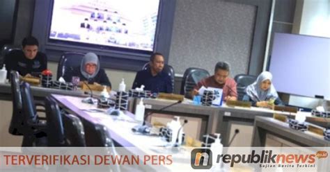 musyawarah mufakat Praktik musyawarah dan mufakat sebagai tradisi Bangsa Indonesia dapat dikatakan sebagai proses yang demokratis, tanpa melanggar kesepakatan kultural dan juga aturan-aturan dalam kerangka Pancasila