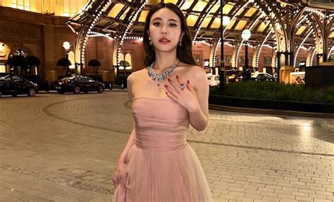 nam laks age  Look 1: Nam Laks poses in a strapless black gown at the Bling Empire: New York premiere Look 2: Nam Laks poses in a pristine white gown at the Bling Empire: New York premiere Nam Laks – $100,000