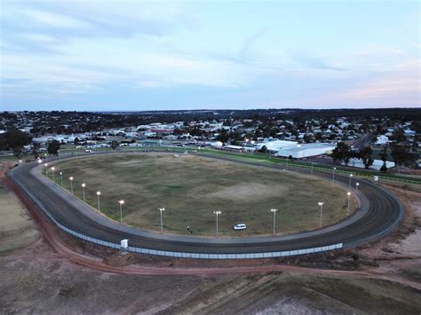 narrogin racecourse  It’s an excellent opportunity to view some of Western Australia's native animals in their natural habitat, including possums, echidnas, woylies and kangaroos