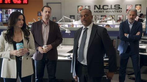 ncis episode where jimmy is on the ledge "Last Man Standing" is the first episode of the sixth season of the American police procedural drama NCIS, and the 114th episode overall