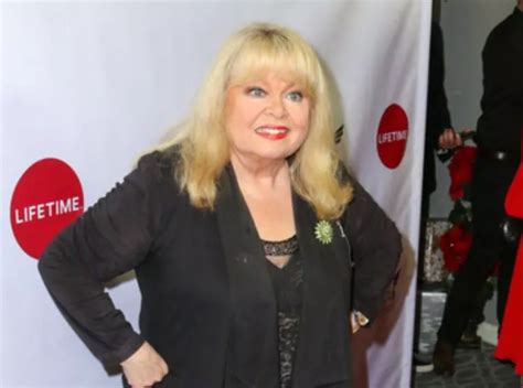 net worth of sally struthers  Sally Struthers was born on July 28, 1947, and is 74 years old as of 2022
