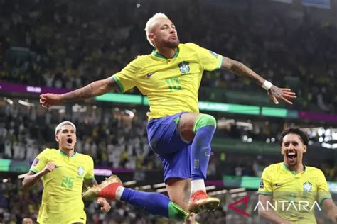 neymar tinggal di mana  Seperti diberitakan sebelumnya, Santos akhirnya mau melepas Neymar