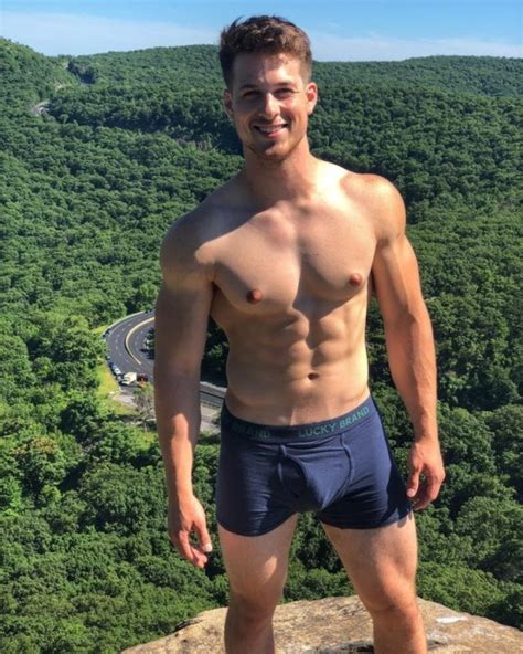 nick sandell gay for fans  March 12, 2017 by Randy Slovacek