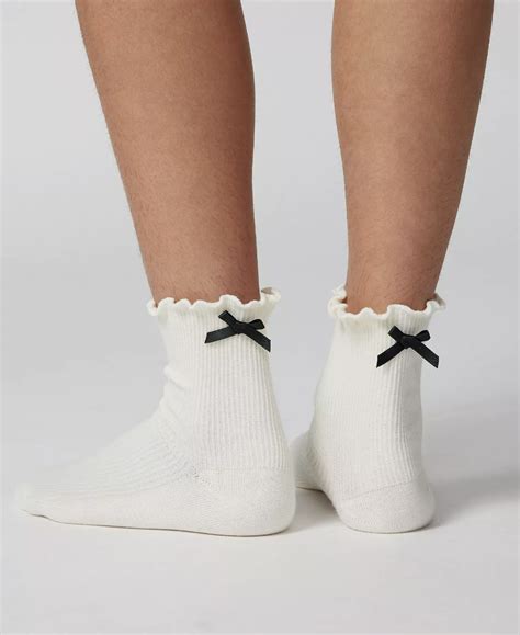 nntime socks  Youth sizes for boys and girls include x-small, small, &