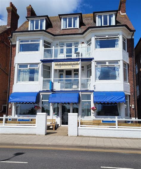 north parade seafront accommodation  Basic Double Room, Ensuite | Free WiFi, bed sheets, wheelchair access