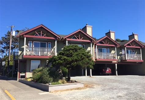 ocean inn at manzanita  Sea Breeze Court