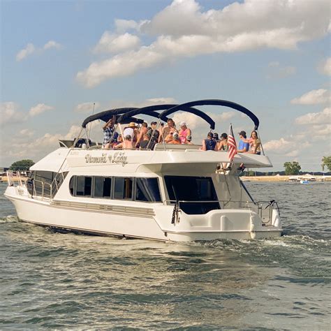 okoboji boat cruise  The first sailing event was to be held on July 4, 1933