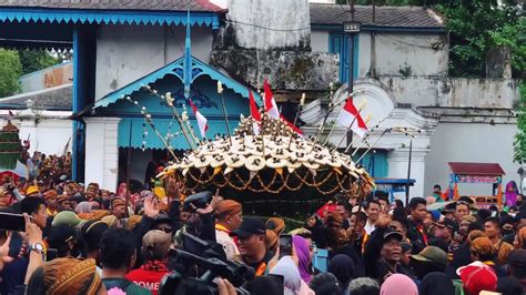 ono ngendi tradisi sekaten iku digelar Sebagai acara rutin tahunan, Upacara Sekaten menjadi salah satu bagian dari kehidupan masyarakat Surakarta, khususnya masyarakat sekitar Keraton Kasunanan Surakarta Hadiningrat