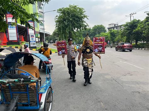 opo wae pusakane raden gatotkoco  turanggane raden Arjuna yaiku; 19