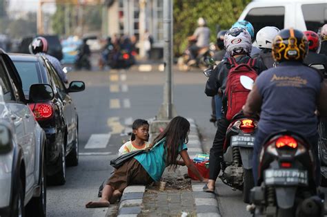 orang jalanan 000 per orang, anak-anak Rp 5