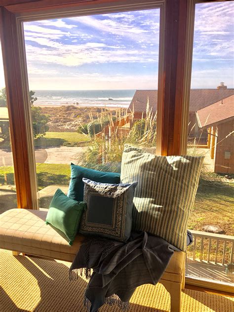 oregon coast chalets For a more relaxed beach getaway, come visit the lovely Alpine Chalets at Otter Rock