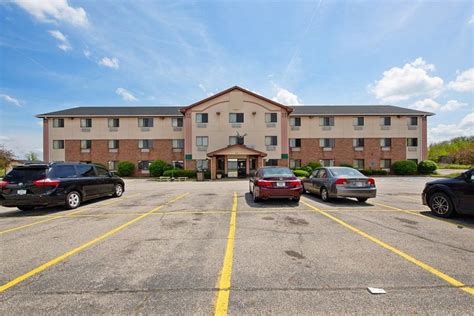 oyo hotel portage i-94  Exterior