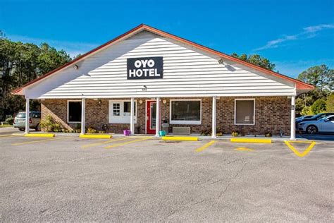 oyo hotel ridgeland east  This hotel is within the region of Coligny Beach and River Street
