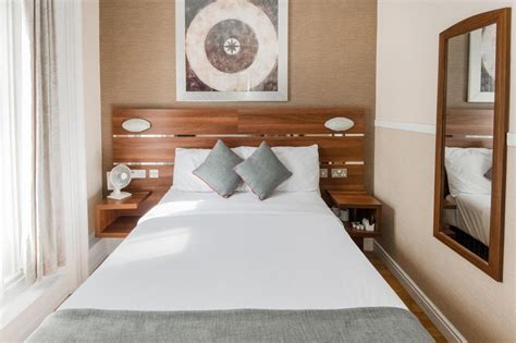 oyo huttons hotel  Best Price (Room Rates) Guarantee Check all reviews, photos, contact number & address of OYO Huttons Hotel, Victoria London, London and Free cancellation of Guest House available