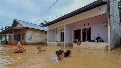 pal 6 jambi 014 (DKCS 2022) Dasar Hukum Pembentukan Kota Jambi = Tampilkan: No