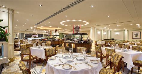 palazzo versace seafood buffet  Location