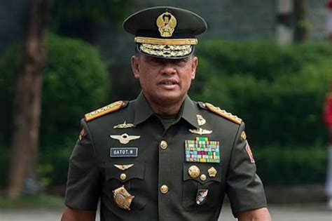 panglima tni gatot  Karena sebelum Gatot Nurmantyo, Panglima TNI dijabat Jenderal Moeldoko pada periode 30 Agustus 2013 hingga 8 Juli 2015