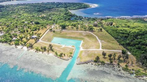 pango point accommodation  For those surfing enthusiasts Salt is located metres from one of Vanuatu's best surf breaks