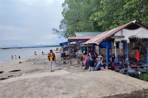 pantai paser mayang  Pantai Pasir Mayang Pantai Pasir Mayang di Desa Wisata Pasir Mayang, Kecamatan Kuaro paling banyak dikunjungi wisatawan selama libur Lebaran 2023