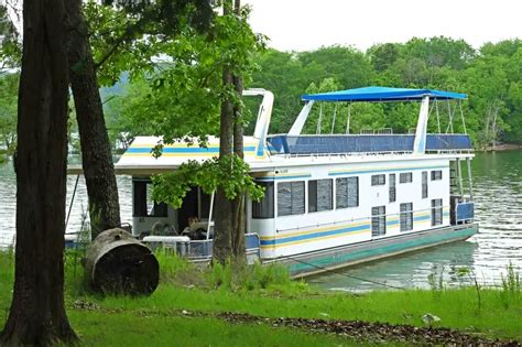 paradise boat rental lake of the ozarks  Lake Ozarks