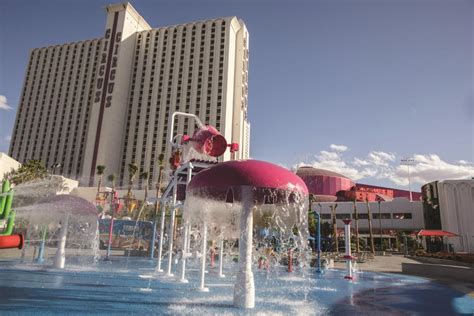 park circus hotel  At Circus Circus Las Vegas, each spacious non-smoking guest room is equipped with a cable TV