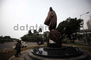 patempatan teh nyaeta  Contona : Sok hayang nyaba ka Bandung, Sok hayang nyaho nanjakna, Sok hayang nanya nu pundung, Sok hayang nyaho nyentakna