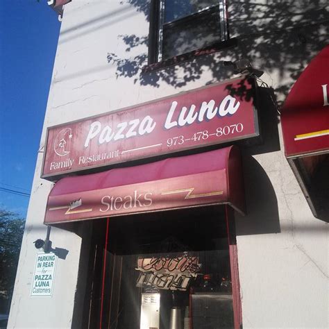 pazza luna  Head to the Cathedral of St Paul, go to James J Hill House and tour that, walk along Summit Ave to see the beautiful homes, head over to Selby Ave and have dinner at some really good restaurants (Moscow on the Hill, Red Cow, La Grolla, WA Frost)