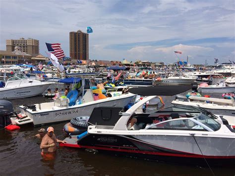 pensacola boat rides June 2, 2022, at 9:00 a