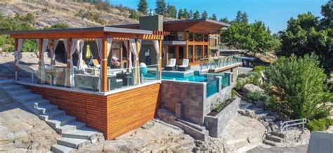 penticton bc vacation rentals  Grand Vineyard Estate Home A great place for an Autumn and