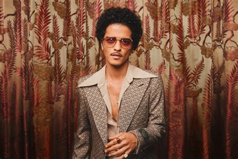 perm bruno mars live  Versace On The Floor download