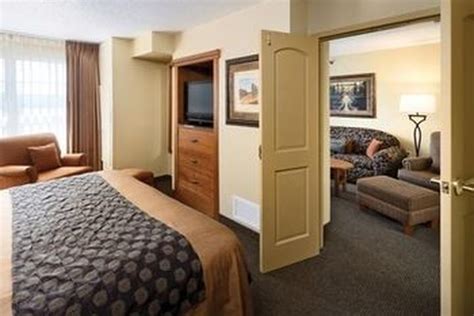 pet friendly hotel rooms sioux falls sd  Guests visiting the University of Sioux Falls will love the fact that our suites are less than 3 miles away from campus