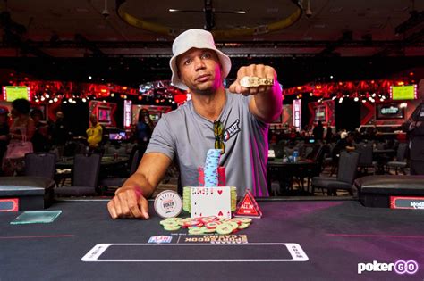 phil ivey kelly  Kelly Is A Dangerous Advantage Player, But She Is Also