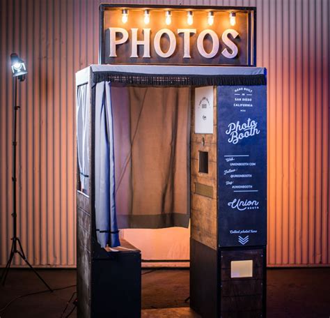 photo booth hire canberra  Royal events hire offers free delivery to her outdoor cinema customers who reside within 40 kilometers from Doncaster east