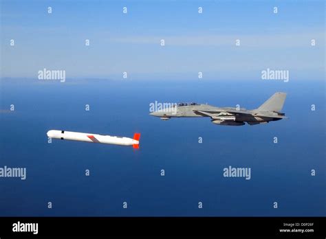 picture of tomahawk from jet missile escort f-18 S