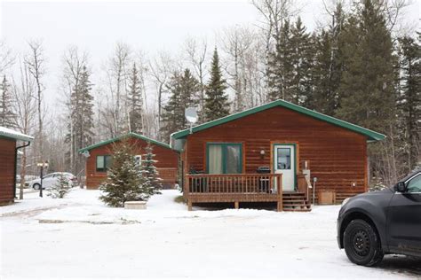 pinawa cabin rentals  This 1000 sq foot cabin has 3 bedrooms, an open concept living area, eat-in kitchen, and double patio doors, and deck overlooking the water