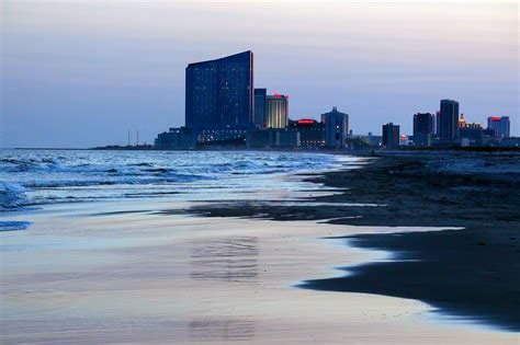 pizza delivery atlantic city  Irene: Get the buffalo chicken pizza with blue cheese