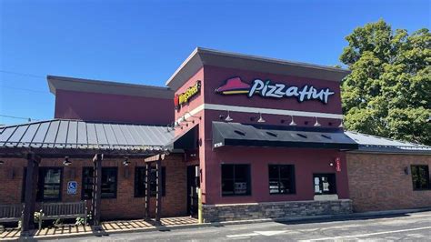 pizza hut ashtabula ohio  Lots of parking bring your own food or enjoy the refreshments at the little hut type building and clean restrooms