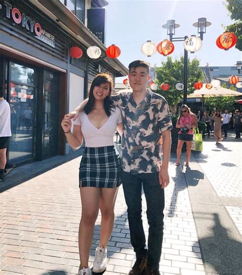 pobelters girlfriend  It's because they starting having a life and other commitments and subsequently, they aren't playing League 18 hours a day anymore