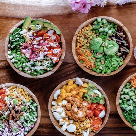 poke bowl gent  Mix soy sauce, rice vinegar, sesame oil, lime juice and chilli jam (or honey) in a small bowl