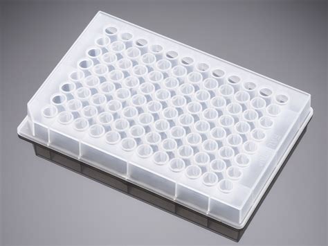 polypropylene 96 well plate  Compatible with robotics and automated systems ; Polypropylene resin is resistant to most chemicals, solvents and alcohols ; Minimal binding of molecules with hydrophilic moities ; Non-toxic ; Products come without lids; 0