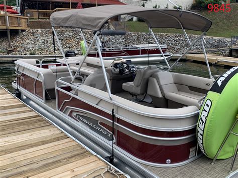 pontoon boat rental lake norman  Powerboats in Milwaukee · 10 guests