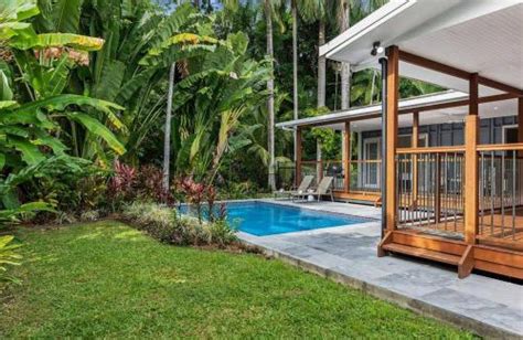 port douglas holiday houses  Set in Port Douglas in the Queensland region, Seascape Holidays Villas on Murphy Street has a balcony and garden views