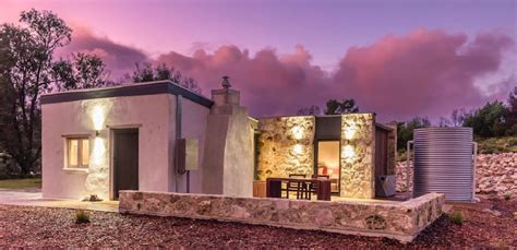 postman's cottage kangaroo island  The red-earthed Sky House is a luxury villa located on a hilltop amongst the clouds