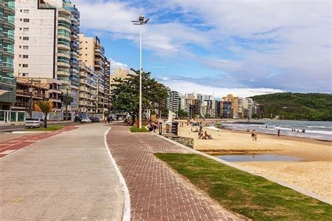 pousadas em guarapari praia do morro  Praias