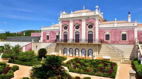 pousadas portugal  The beautiful Pousada of Santo Antonio, formerly the Customs House, is situated on the town’s main square, Praca Marques de Pombal, in the centre of Vila Real