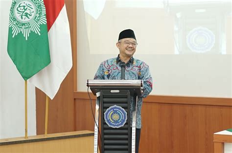 prof buya hamka  Haji Abdul Malik Karim Amrullah atau kerap disapa Buya Hamka, wafat dalam usia 73 tahun