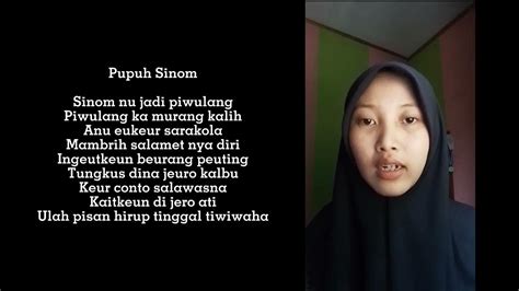 pupuh sekar ageung aya 4 nyaeta  Contoh Pupuh Sinom Warna-warna lauk empang Aya nu sami jeung pingping Pagulung patumpang-tumpang Ratna Rengganis ninggali Warnaning lauk cai Lalawak